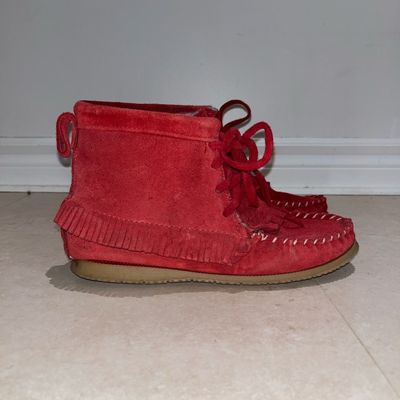 Gorgeous Suede Moccasins - Picture 3 of 7